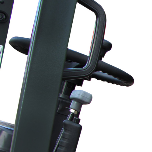 Дизельный погрузчик CPCD30-WS1K2 с японским двигателем, свободным подъемом и боковым смещением вил по ценам производителя в Москве с доставкой по всей России