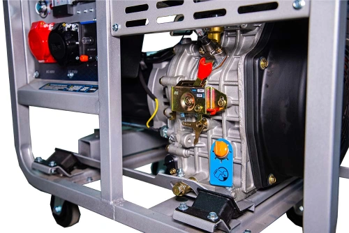 Генератор дизельный 9,0 кВт 380В/3 кВт 220В 20 л с электростартером TOR KM9000D по ценам производителя в Москве с доставкой по всей России