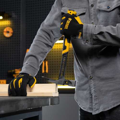 Молоток кровельщика 600 г, цельнокованый, боек с магнитом, двухкомп. обрезин. рук-ка Denzel по ценам производителя в Москве с доставкой по всей России