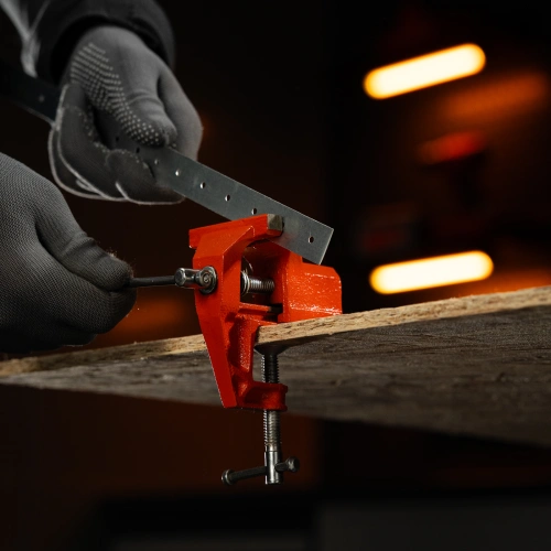 Тиски, 60 мм, крепление для стола Sparta по ценам производителя в Москве с доставкой по всей России