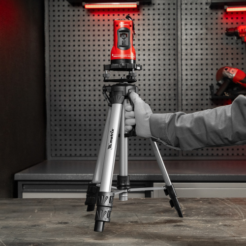 Лазерный уровень самовыравнивающийся, 150 мм, штатив 1150 мм, набор в пластиковом кейсе Matrix по ценам производителя в Москве с доставкой по всей России