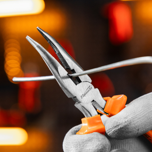 Длинногубцы изогнутые Classic, 160 мм, шлифованные, пластмассовые рукоятки Sparta по ценам производителя в Москве с доставкой по всей России