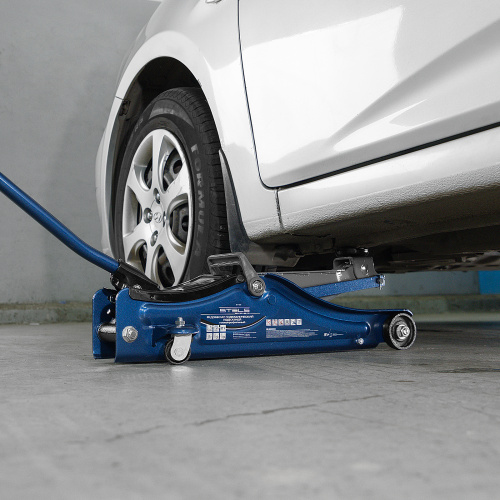 Домкрат гидравлический подкатной в пластиковом кейсе, 2 т, Low Profile, 80-380 мм Stels по ценам производителя в Москве с доставкой по всей России