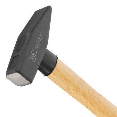 Молоток слесарный, 800 г, квадратный боек, деревянная рукоятка Matrix по ценам производителя в Москве с доставкой по всей России