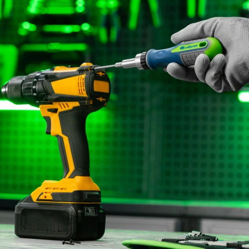 Отвертка реверсивная с набором бит и торцевых головок, 25 шт, CrV, чехол Сибртех по ценам производителя в Москве с доставкой по всей России