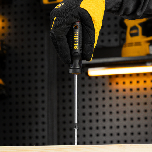 Отвертка, PH1х100 мм, S2, 3к рукоятка Denzel по ценам производителя в Москве с доставкой по всей России