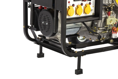 Генератор дизельный DD6300Е, 5.0 кВт, 220 В/50 Гц, 15 л, электростартер Denzel по ценам производителя в Москве с доставкой по всей России