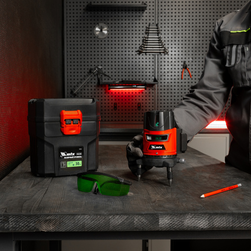 Лазерный уровень CRL-30G, 30 м, зеленый луч, акк. Li 2400 mah, резьба 5/8" MTX по ценам производителя в Москве с доставкой по всей России