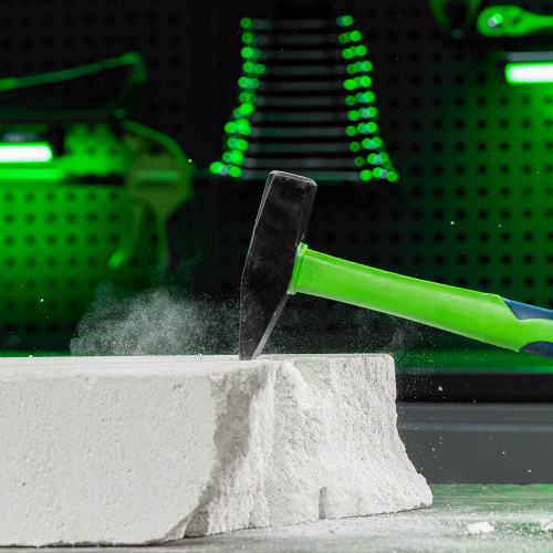 Молоток слесарный, 600 г, фибергласовая обрезиненная рукоятка Сибртех по ценам производителя в Москве с доставкой по всей России