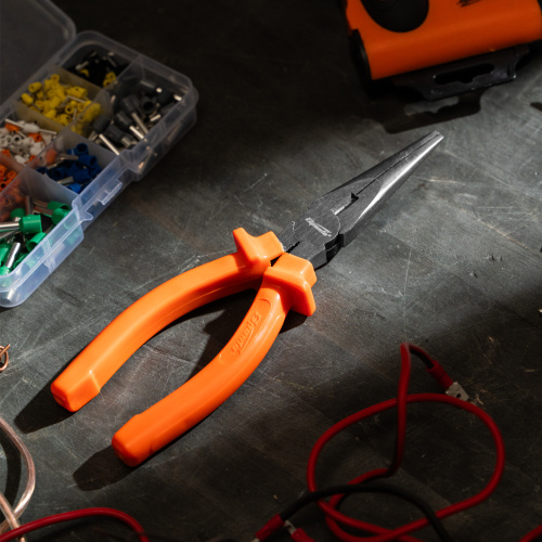 Длинногубцы прямые Classic, 180 мм, шлифованные, пластмассовые рукоятки Sparta по ценам производителя в Москве с доставкой по всей России