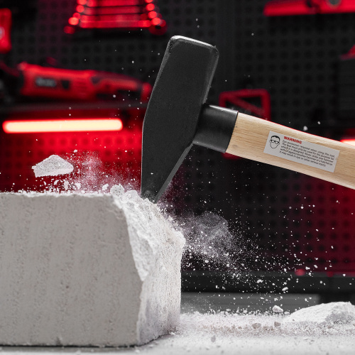 Молоток слесарный, 1500 г, квадратный боек, деревянная рукоятка Matrix по ценам производителя в Москве с доставкой по всей России