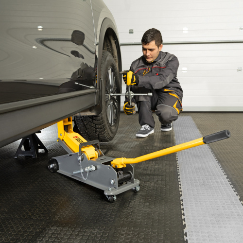 Домкрат гидравлический подкатной с фиксатором, 3 т, 190-532 мм, SUV/ Denzel по ценам производителя в Москве с доставкой по всей России