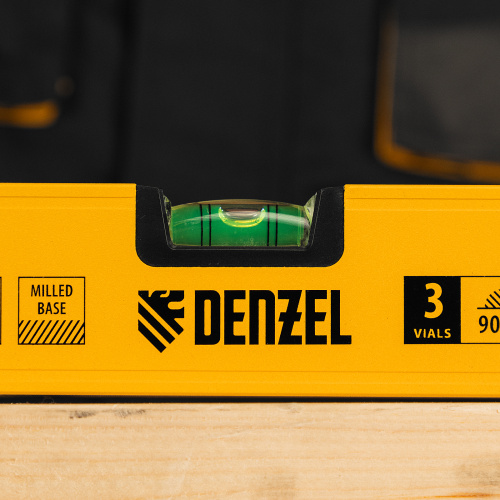 Уровень алюминиевый, магнит, фрезерованный, 3 глазка (1 зеркал.) 0,5 мм/м, 800 мм Denzel по ценам производителя в Москве с доставкой по всей России