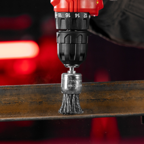 Щетка для дрели, 30 мм, "чашка" со шпилькой, крученая металлическая проволока Matrix по ценам производителя в Москве с доставкой по всей России