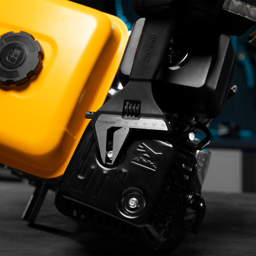 Ключ разводной, 250 мм, CrV, тонкие губки, защитные насадки Gross по ценам производителя в Москве с доставкой по всей России