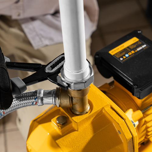 Насосная станция эжекторная PSD800C, 800 Вт, 2400 л/ч, ресивер 24 л, всасывание 20 м Denzel по ценам производителя в Москве с доставкой по всей России