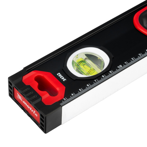 Уровень алюминиевый, усиленный, фрезерованный, 3 глазка, двухкомпонентные рукоятки, 800 мм Matrix по ценам производителя в Москве с доставкой по всей России