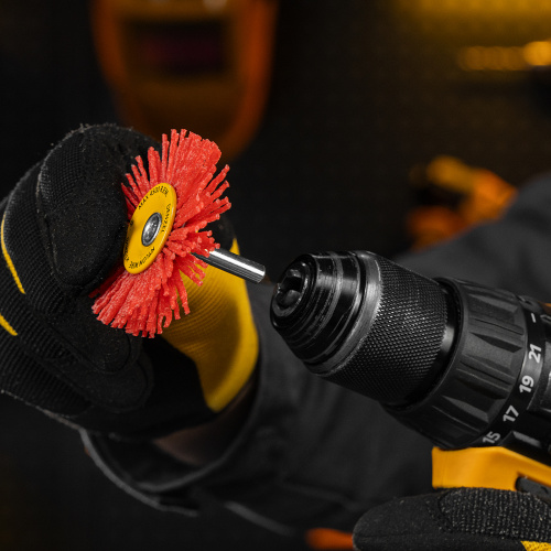 Щетка для дрели, 65 мм, Плоская, со шпилькой, нейлоновая щетина Denzel по ценам производителя в Москве с доставкой по всей России