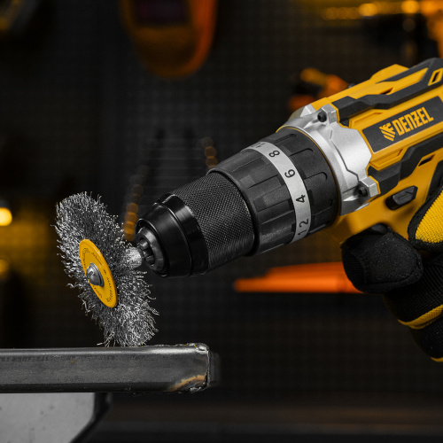 Набор щеток для дрели, 5 Плоских 25-38-50-63-75 мм, шпилька, нерж. вит. проволока Denzel по ценам производителя в Москве с доставкой по всей России