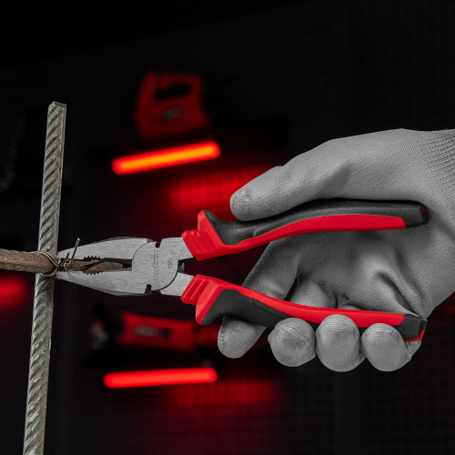 Плоскогубцы комбинированные, 200 мм, хром-ванадий, двухкомпонентные рукоятки Matrix по ценам производителя в Москве с доставкой по всей России