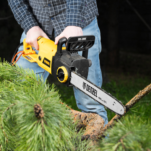 Пила цепная электрическая EDS-2000, 2 кВт,продольная, шина 40 см, шаг 3/8, паз 1.3 мм, 56 звеньев Denzel по ценам производителя в Москве с доставкой по всей России