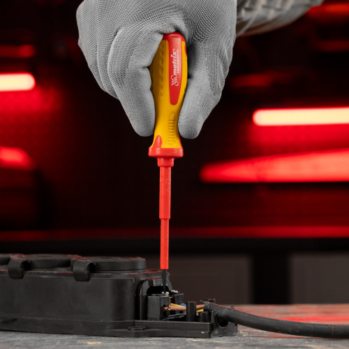 Отвертка Insulated, SL3 x 80 мм, CrMo, до 1000 В, двухкомпонентная рукоятка Matrix Professional по ценам производителя в Москве с доставкой по всей России