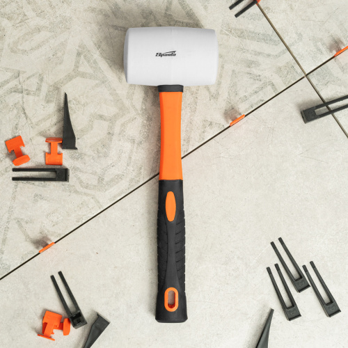 Киянка резиновая, 680 г, белая резина, фибергласовая рукоятка Sparta по ценам производителя в Москве с доставкой по всей России