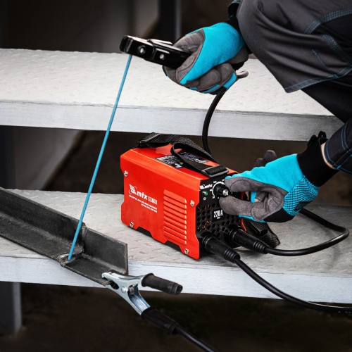 Инверторный аппарат дуговой сварки MMA-220S, 220 А, ПВ60%, диаметр электрода 1,6-5 мм MTX по ценам производителя в Москве с доставкой по всей России