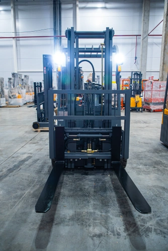 Погрузчик электрический трехопорный TOR 2,0 т 3,0 м CPD20SA-20 сайдшифт купить в Москве с доставкой по всей России | ProtosMarket.ru