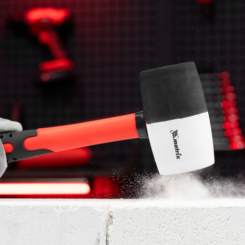 Киянка резиновая, 680 г, черно-белая резина, фибергласовая рукоятка Matrix по ценам производителя в Москве с доставкой по всей России