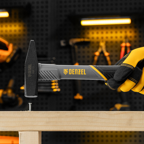 Молоток слесарный, 400 г, кованый, фибергласовая рукоятка c TPR покрытием Denzel по ценам производителя в Москве с доставкой по всей России