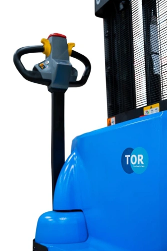 Штабелер самоходный 1,5 т 2,5 м TOR WS15H-2500SC PRO Li-ion 24/60 В/Ач контр. скорости подъема купить в Москве с доставкой по всей России | ProtosMarket.ru