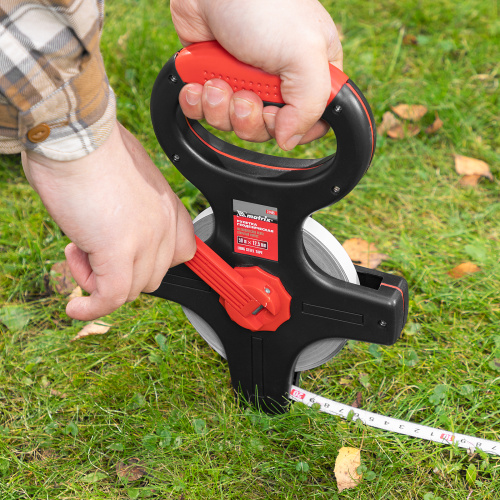 Рулетка геодезическая, 50 м х 12,5 мм, металлическая лента, открытый корпус Matrix по ценам производителя в Москве с доставкой по всей России