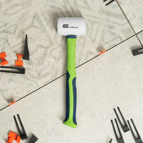 Киянка резиновая, 225 г, белая резина, фибергласовая рукоятка Сибртех по ценам производителя в Москве с доставкой по всей России