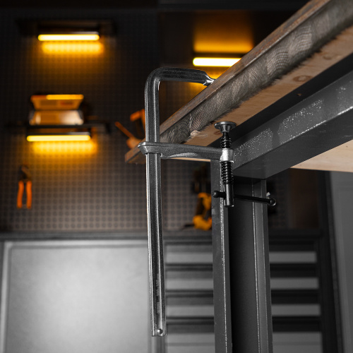 Струбцина F-образная, 120x300мм, кованая Denzel по ценам производителя в Москве с доставкой по всей России