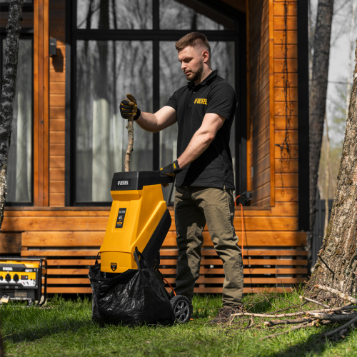 Измельчитель садовый электрический ECS-2500, 2500 Вт, 45 мм Denzel по ценам производителя в Москве с доставкой по всей России