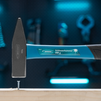 Молоток слесарный, 600 г, квадратный боек, фибергласовая обрезиненная рукоятка Gross по ценам производителя в Москве с доставкой по всей России