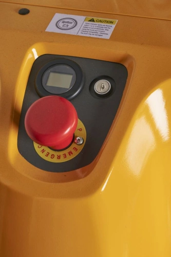 Штабелер самоходный 1,5 т 5,6 м XILIN CDDR15-III 24/200 В/Ач (сопровождаемый) по ценам производителя в Москве с доставкой по всей России