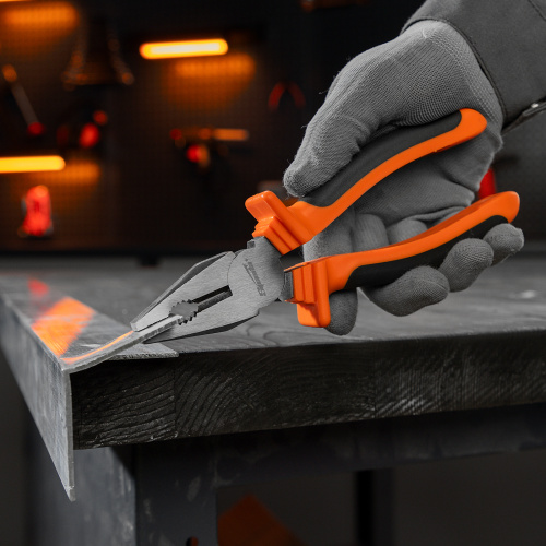 Плоскогубцы комбинированные Comfort, 200 мм, шлифованные, двухкомпонентные рукоятки Sparta по ценам производителя в Москве с доставкой по всей России