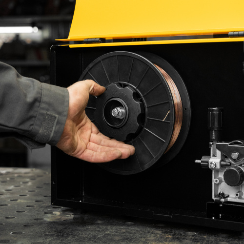 Аппарат инвертор. полуавтомат. cварки IMIG-185SDR, 180 А, ПВ 60%, катушка 5 кг Denzel по ценам производителя в Москве с доставкой по всей России