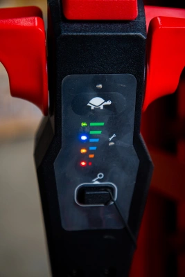 Штабелер самоподъемный 0,5 т 1,5 м TOR CDD05B самоходный по ценам производителя в Москве с доставкой по всей России