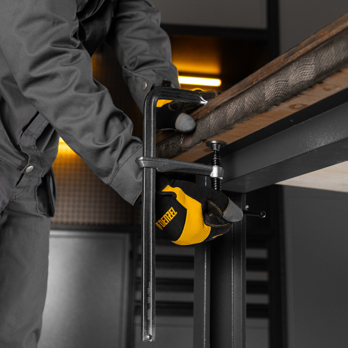 Струбцина F-образная, 100x300мм, кованая Denzel по ценам производителя в Москве с доставкой по всей России