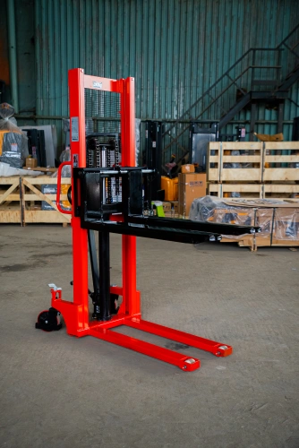 Штабелер гидравлический 2,0 т 1,6 м TOR CTY-E с раздвижными вилами по ценам производителя в Москве с доставкой по всей России