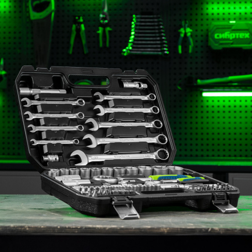 Набор инструментов, 1/2", 1/4", пластиковый кейс, 82 предмета Сибртех по ценам производителя в Москве с доставкой по всей России