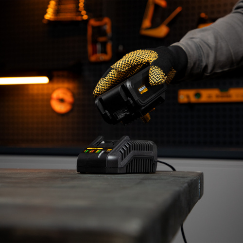 Устройство зарядное для аккумуляторов IBC-18-2.3, Li-Ion, 18 В, 2.3 А Denzel по ценам производителя в Москве с доставкой по всей России