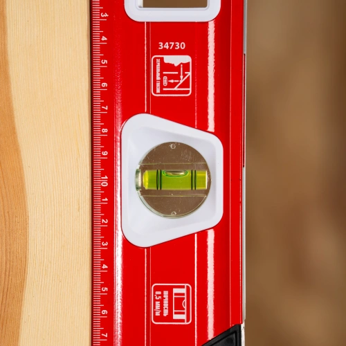 Уровень алюминиевый, магнит, фрезерованный, 3 глазка (1 зеркальный) 400 мм Matrix по ценам производителя в Москве с доставкой по всей России