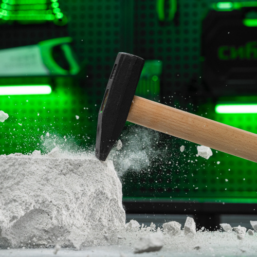 Молоток слесарный 800 г, квадратный боек, деревянная рукоятка Сибртех по ценам производителя в Москве с доставкой по всей России