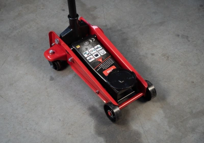 Домкрат подкатной TOR 3,0 т 140-432MM LT-FJ830003A-19 по ценам производителя в Москве с доставкой по всей России