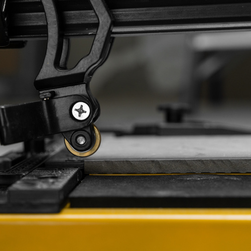 Плиткорез рельсовый 1200х16мм, каретка на подш., стальная станина, усил. рукоятка-пенал Denzel по ценам производителя в Москве с доставкой по всей России