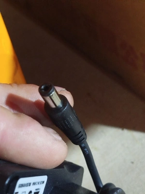 Зарядное устройство HB-090100 для тележек CW 9V/1A (Charger) горизонтальное по ценам производителя в Москве с доставкой по всей России